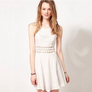 Free People Ivory Floral Daisy Lace Skater Dress Taylor Swift Size 8 MSRP $128